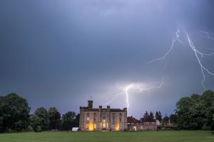 #FirstDraft60 Day 24: Getting Specific with Your Setting | KayeDacus.com